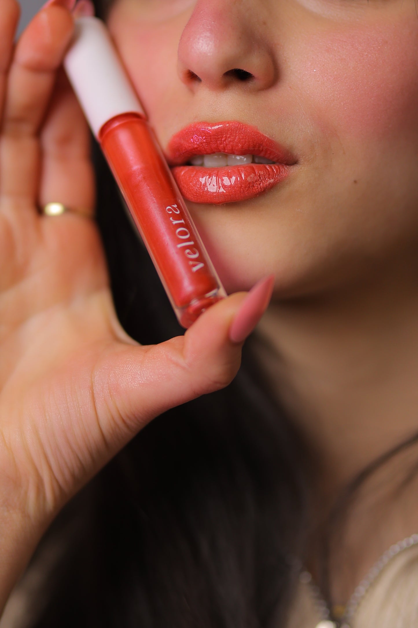 Velora Glow Kiss Lip Gloss